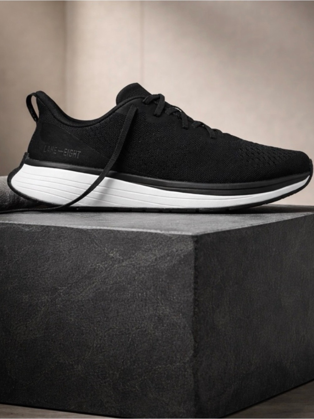 NWT Lane Eight Unisex Relay Trainer Athletic Tennis Shoe - Black - Size W9/M8